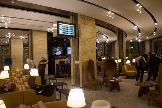 read reviews on lounge: AZAL Lounge 1581