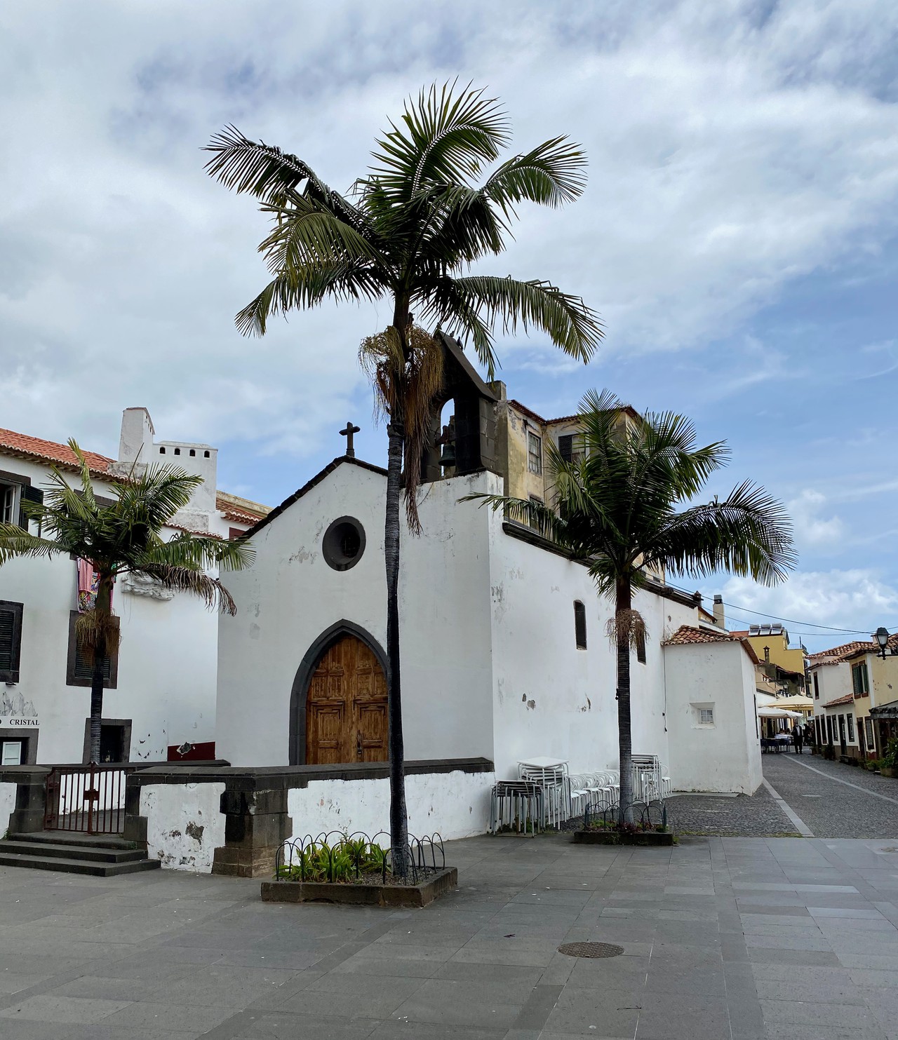 File:Jogos tradicionais - avião, Escola da Ladeira, Santo António, Funchal,  Madeira - IMG 20190228 175750.jpg - Wikimedia Commons