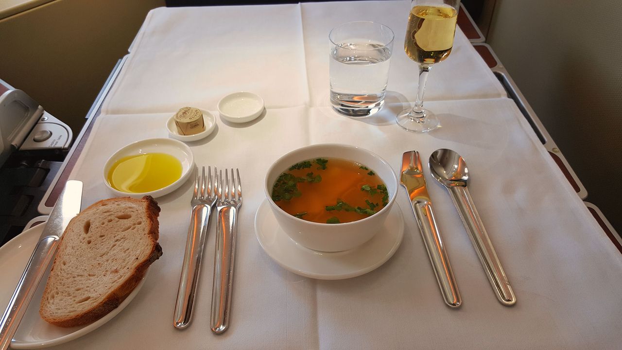 photo qf-lhr-dxb-meal-8