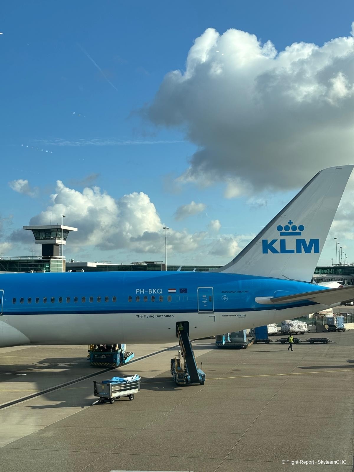 photo whatsapp-image-2025-11-09-at-194555-11