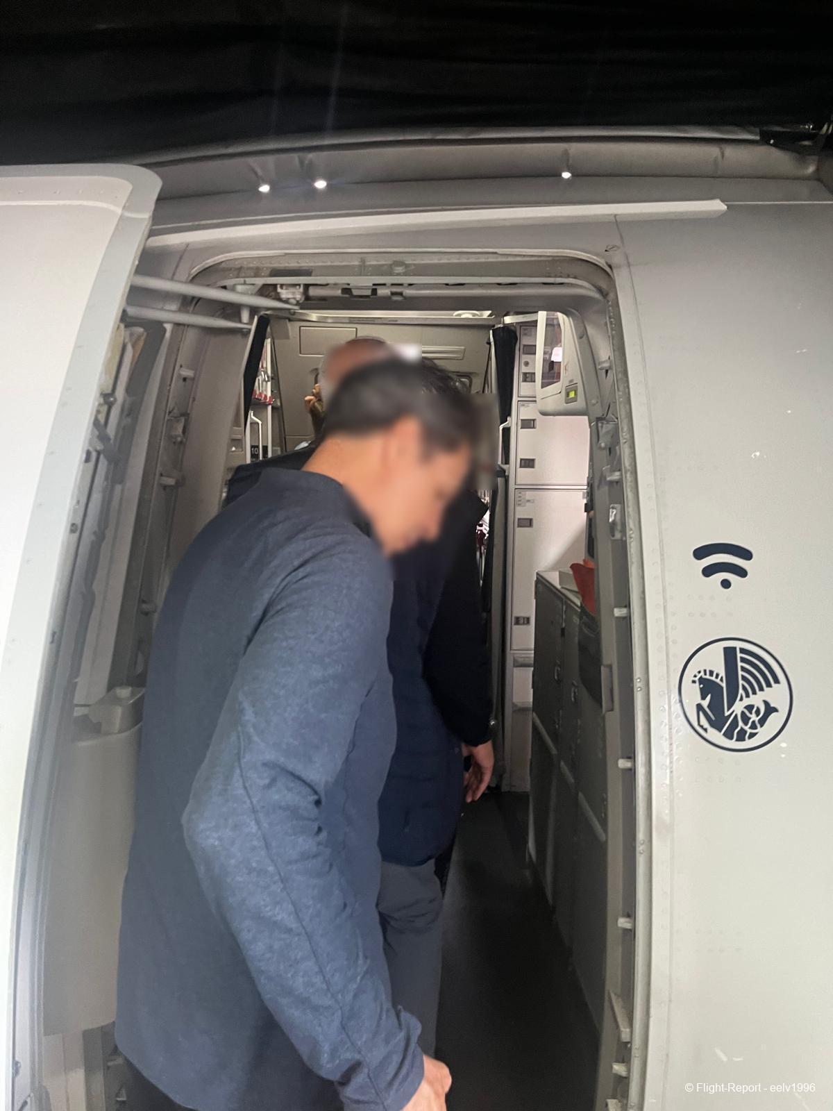 photo whatsapp-image-2025-12-12-at-10594911-10896