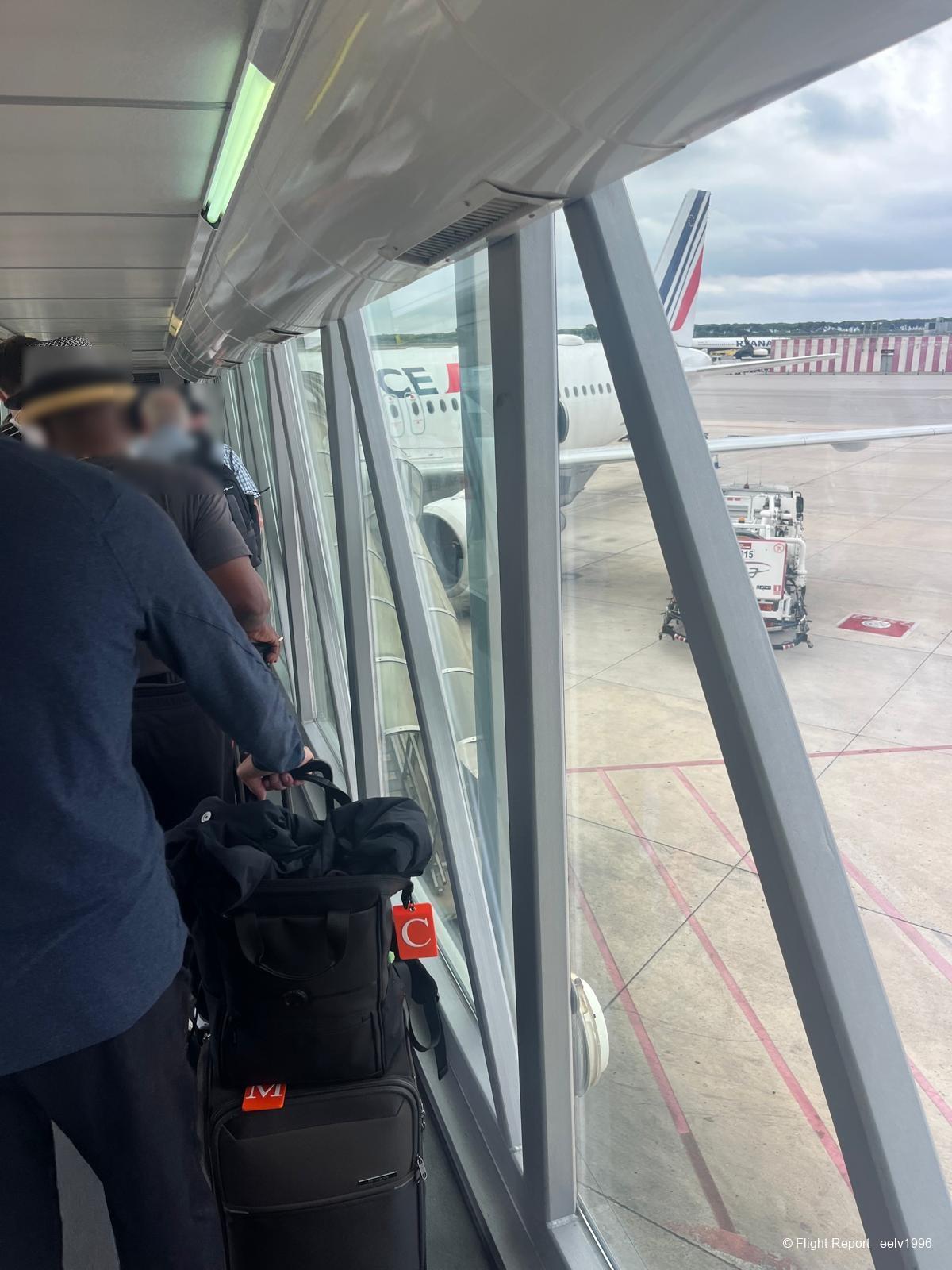 photo whatsapp-image-2025-12-12-at-1059499-83946