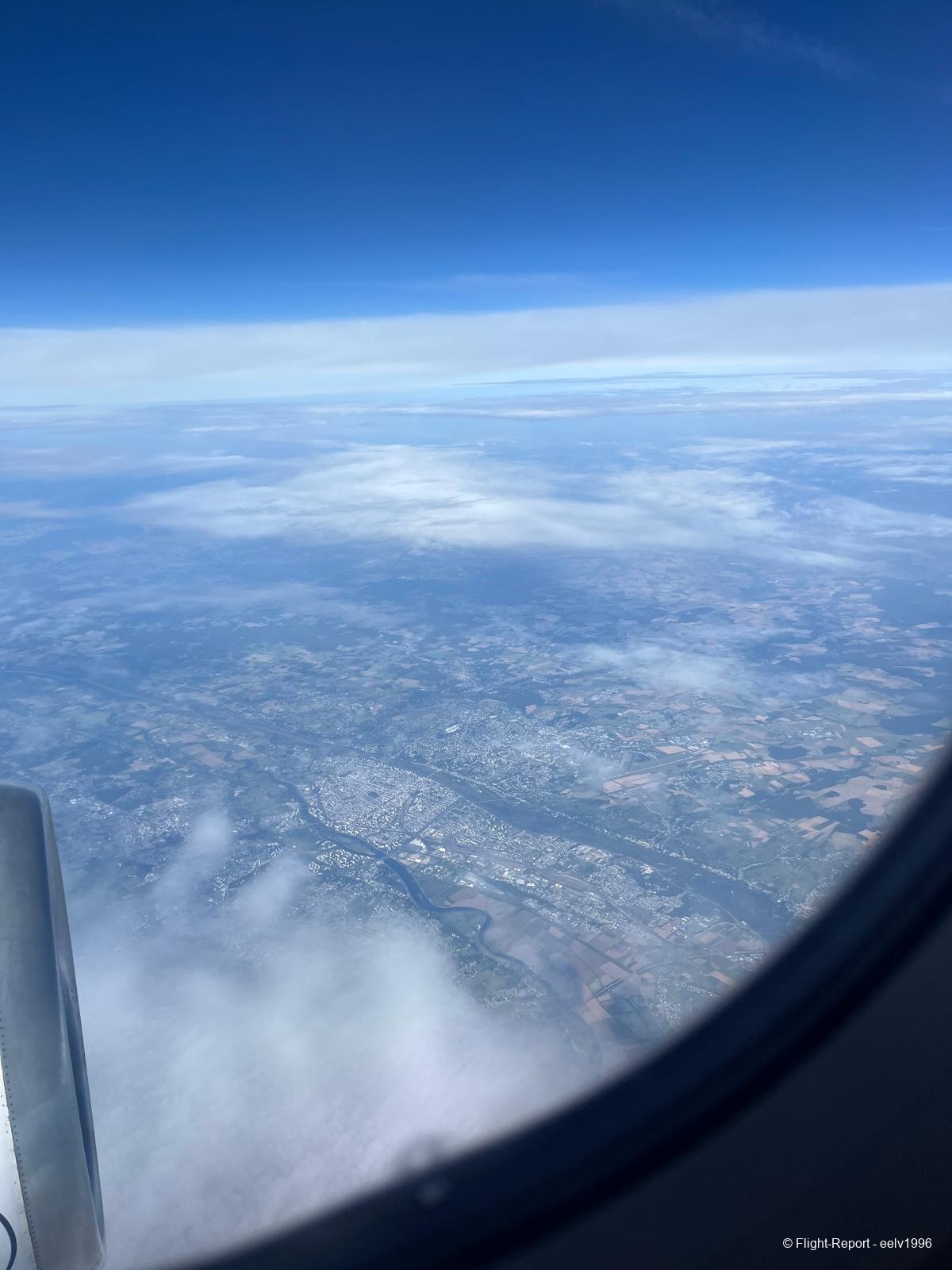 photo whatsapp-image-2025-12-12-at-105950