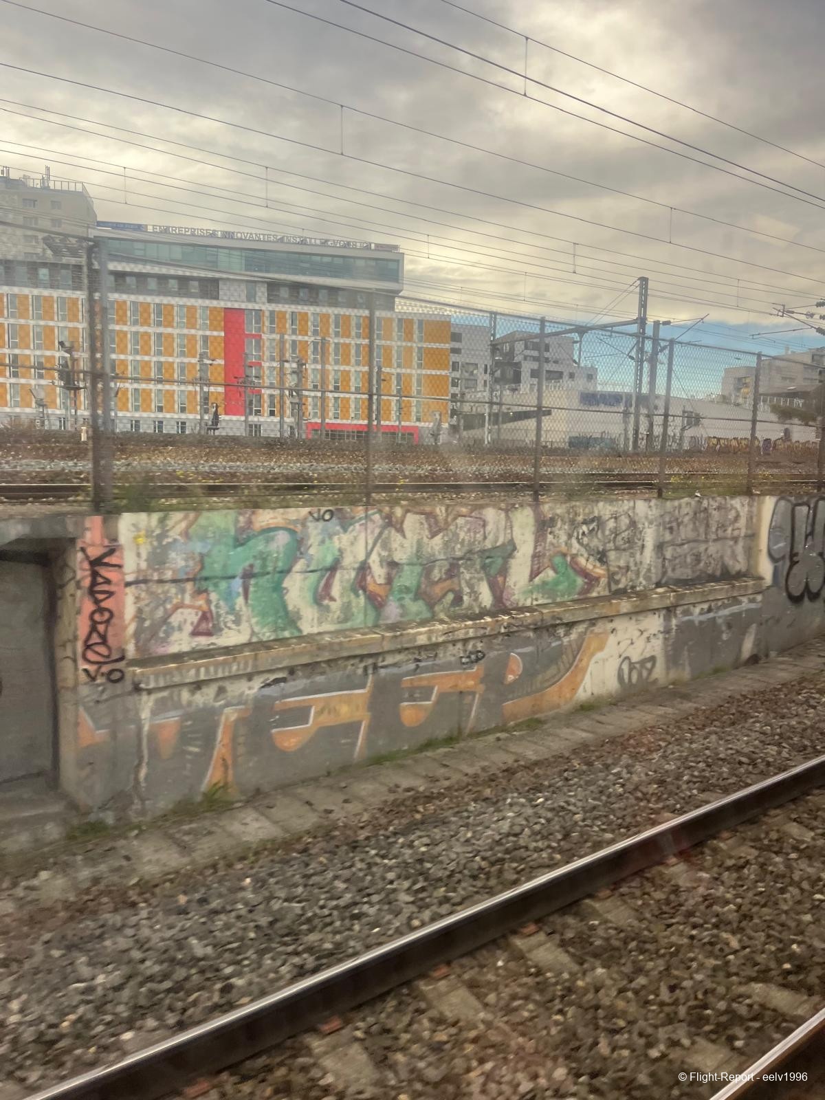 photo whatsapp-image-2025-12-12-at-115950