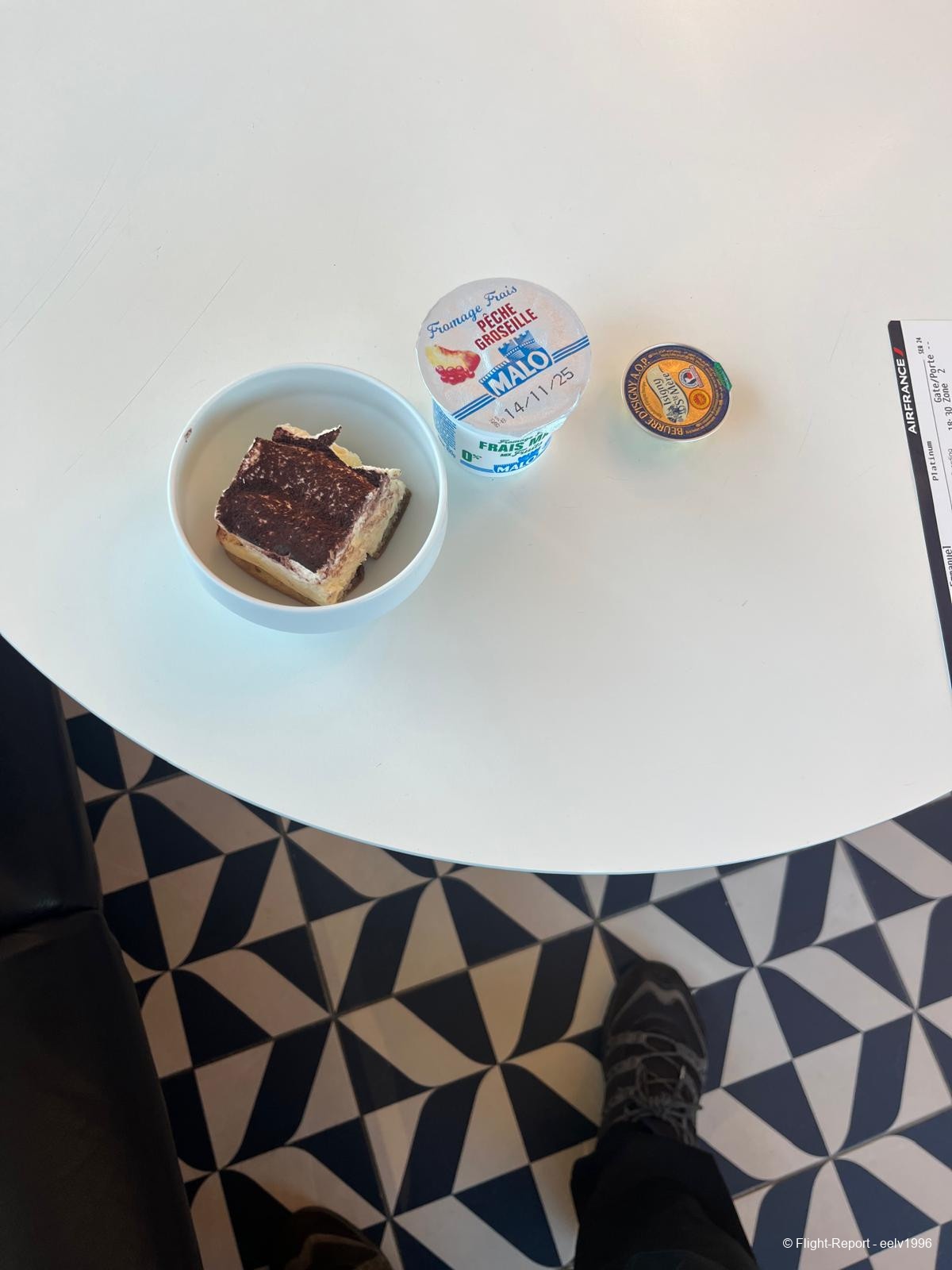 photo whatsapp-image-2025-12-12-at-1159528