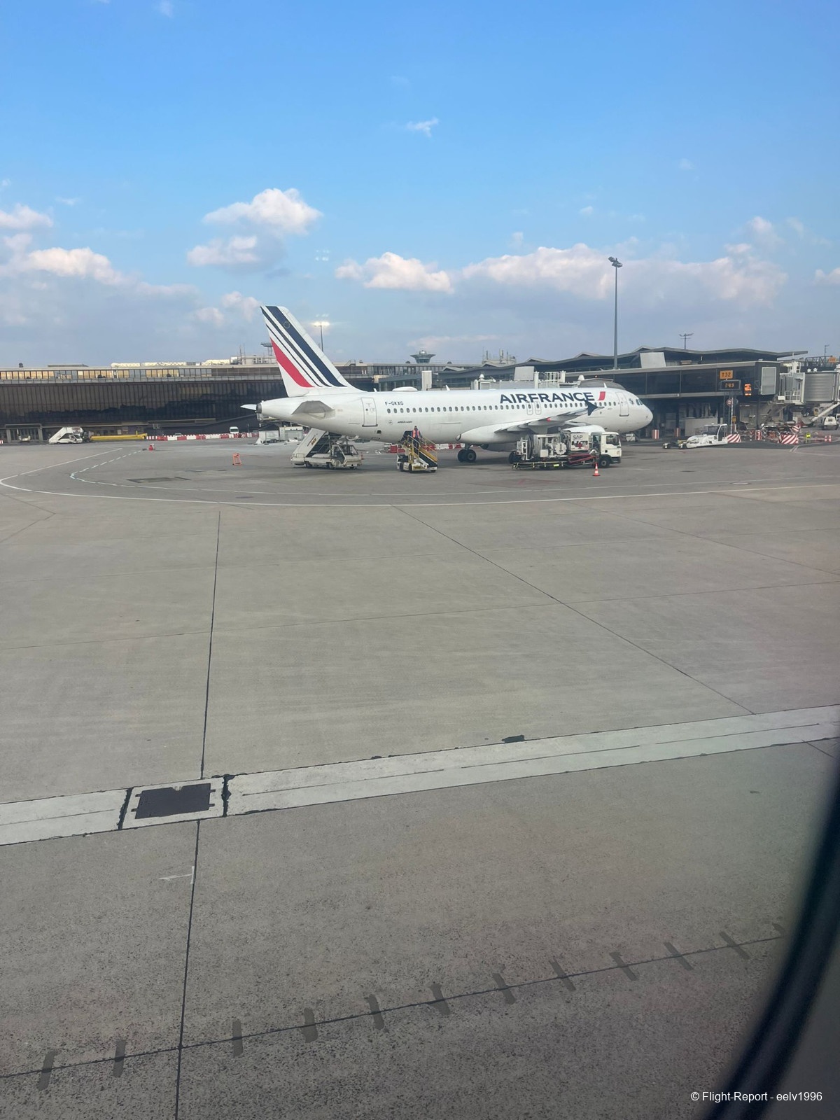 photo whatsapp-image-2026-04-15-at-1010127