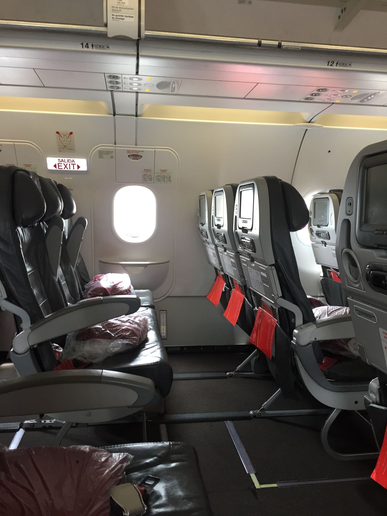Review of Avianca flight from Bogota to San Salvador in Economy