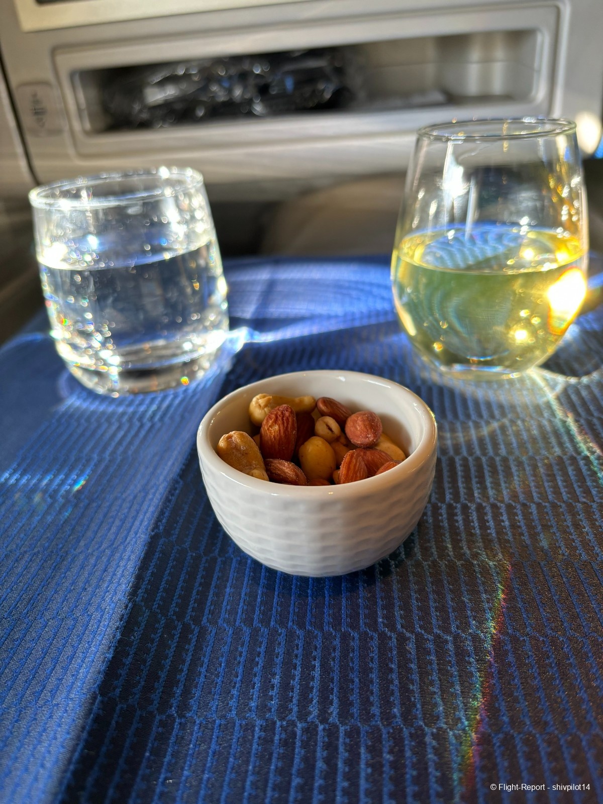 photo white-wine-and-nuts