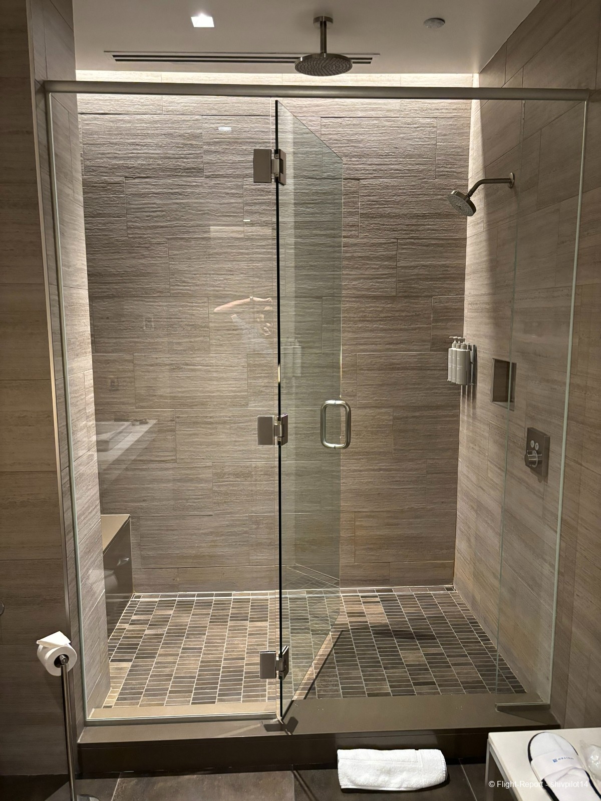 photo shower-suite-pic-2