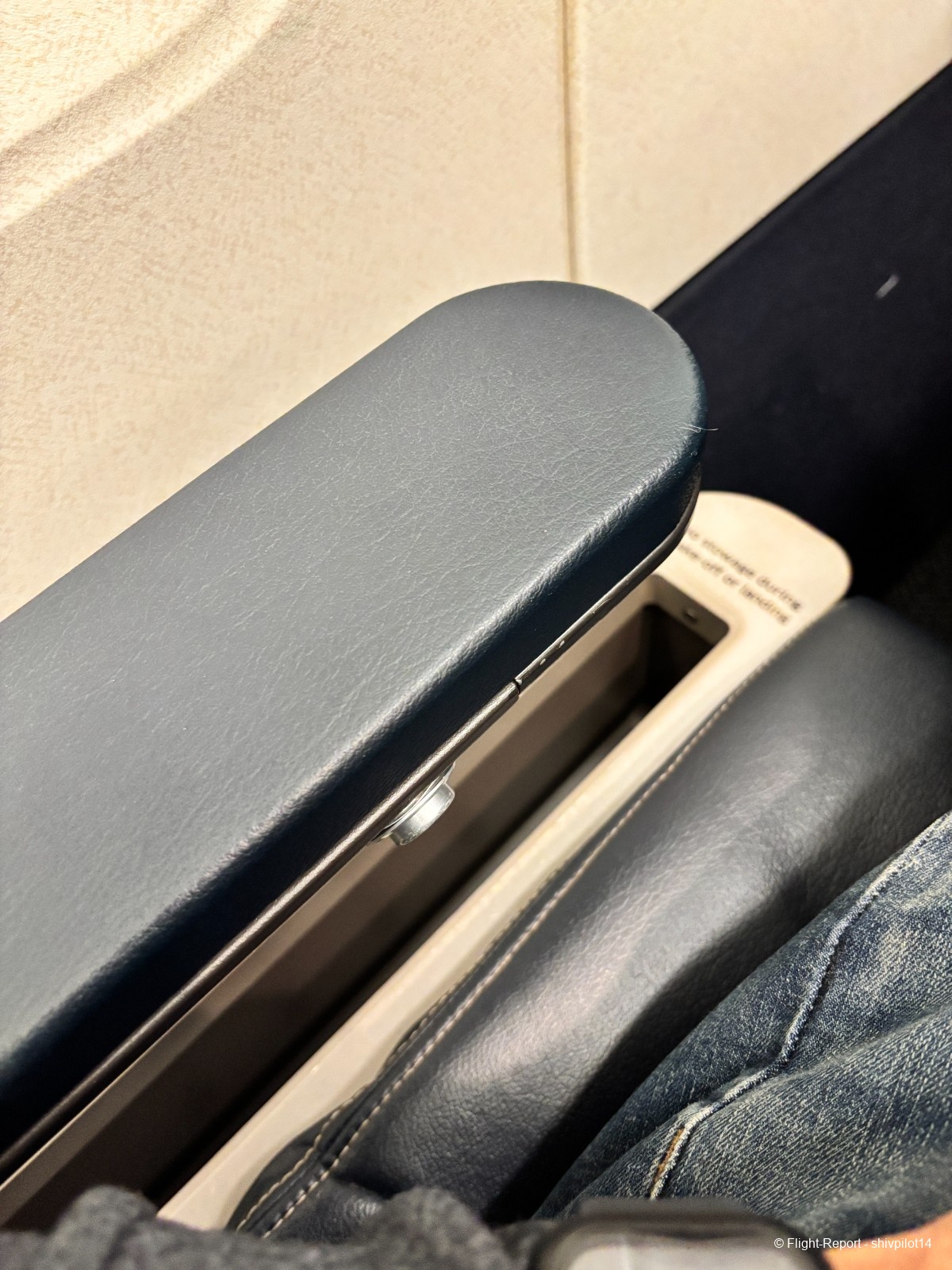 photo left-armrest