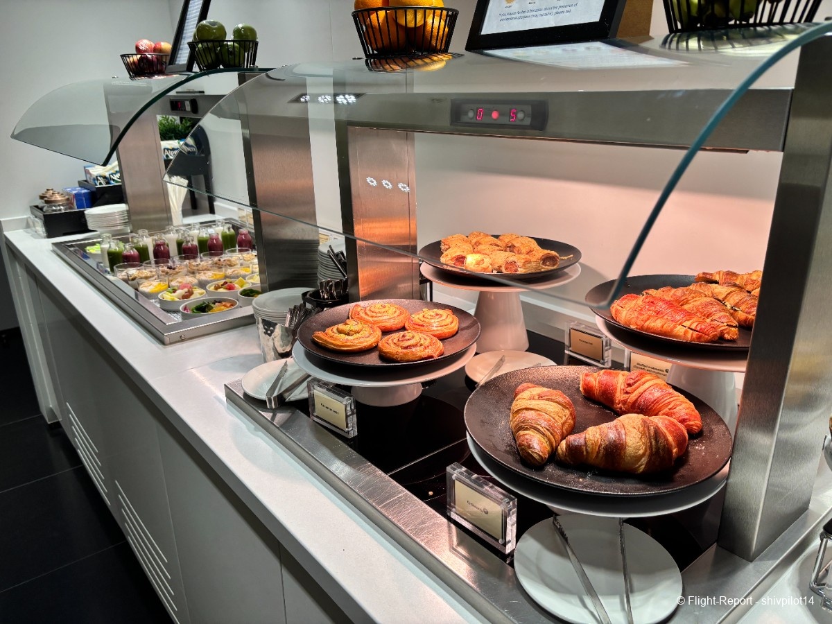 photo arrivals-lounge-buffet