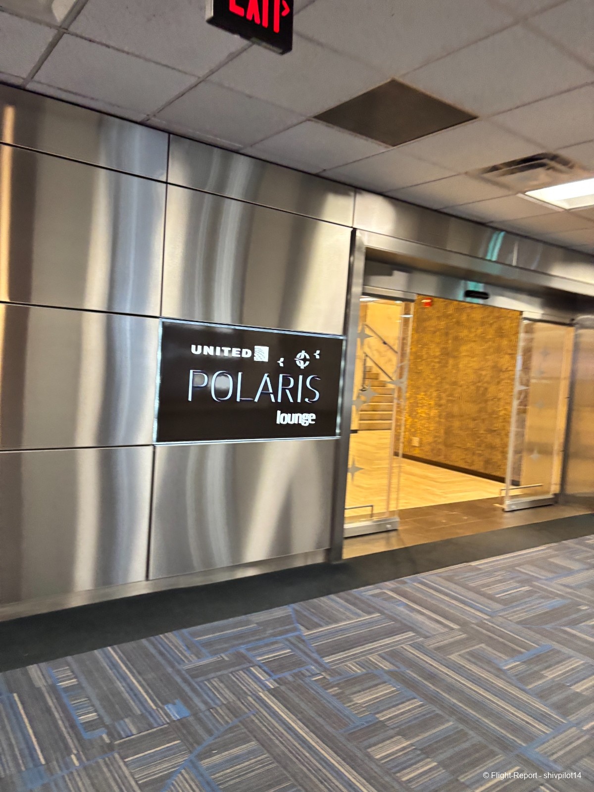 photo polaris-lounge-entrance