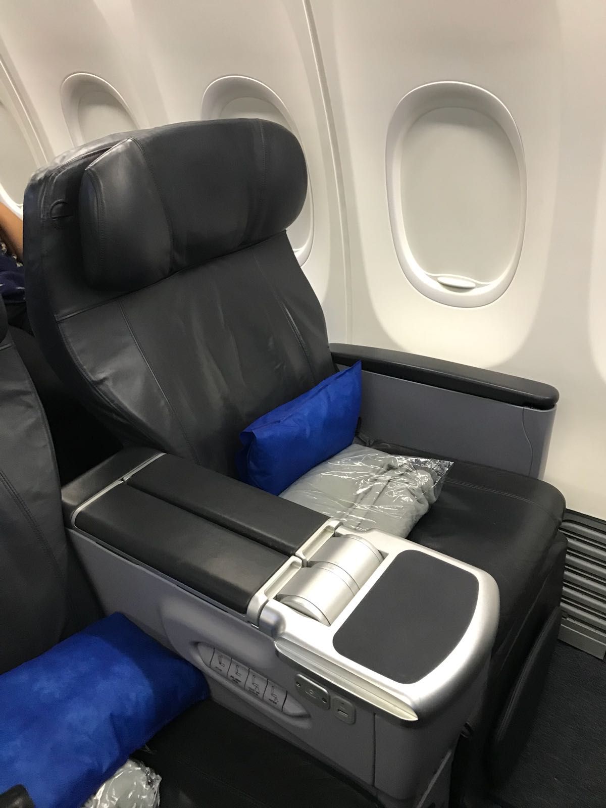 Review of Copa Airlines flight from Toronto to Panamá City in Business