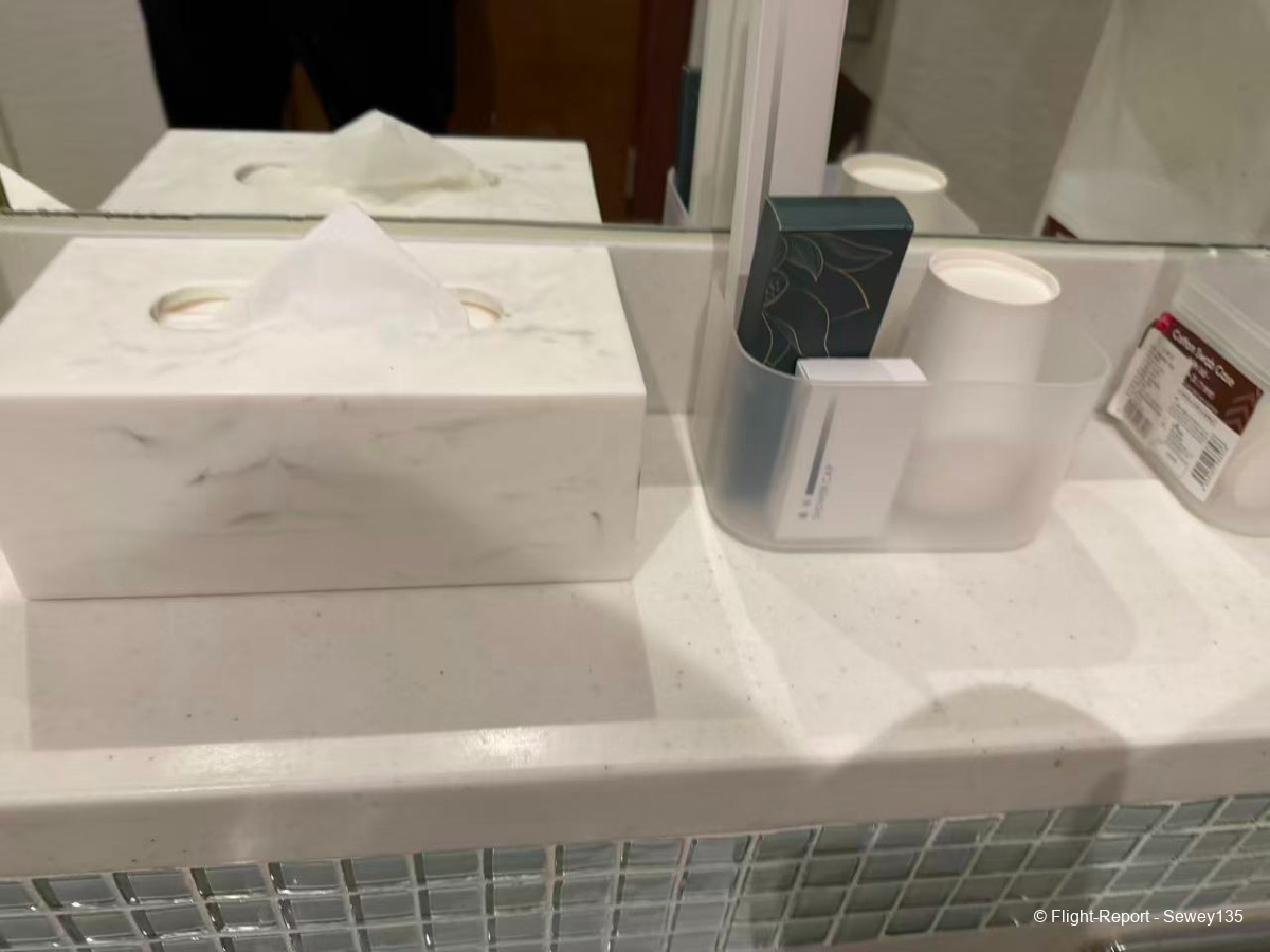 photo 29111772285806_pic