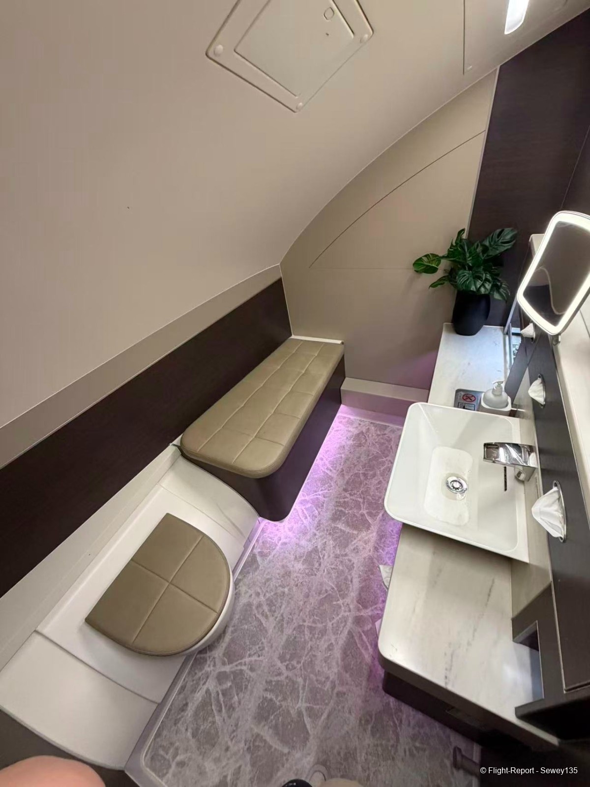 photo 29341772285884_pic