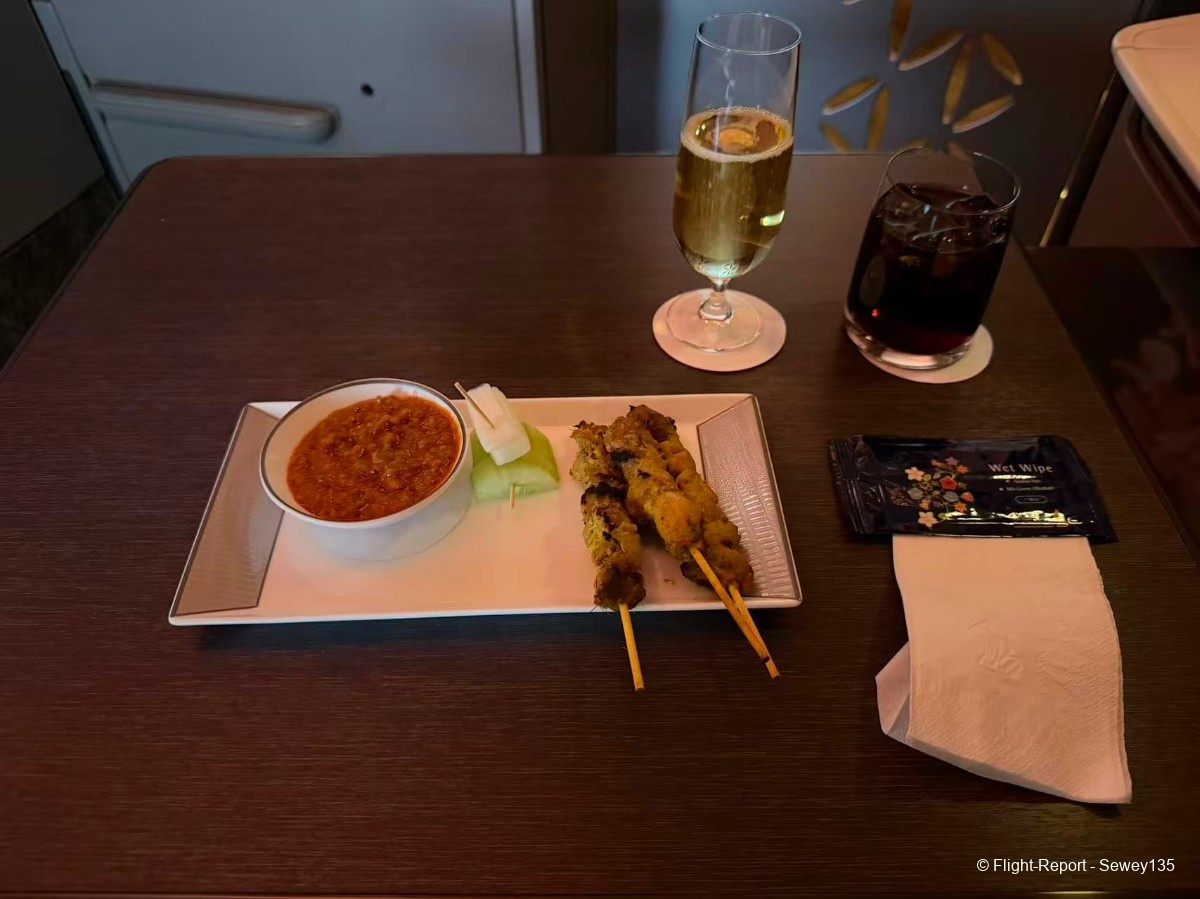 photo 29851772286087_pic