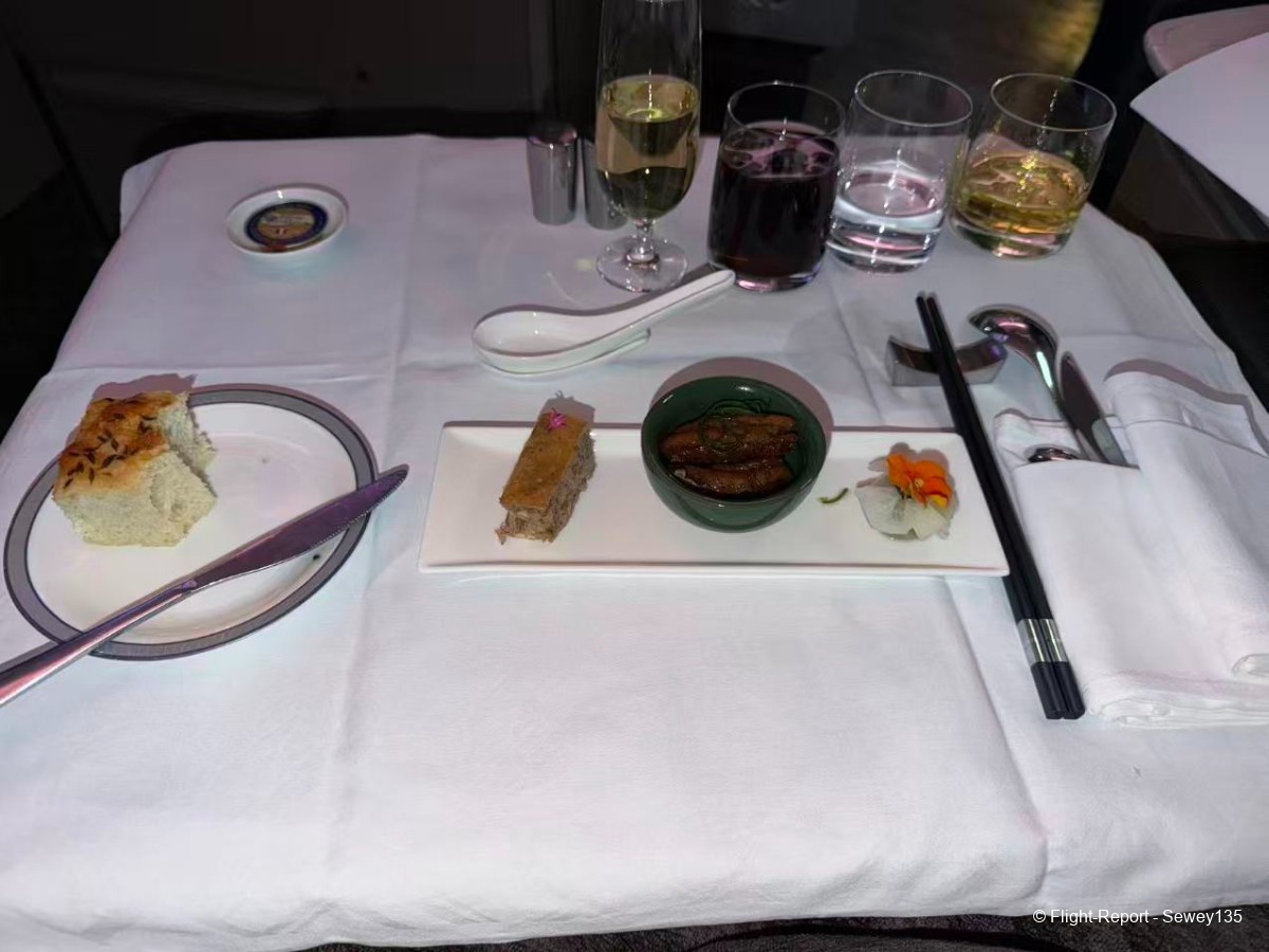 photo 29931772286123_pic