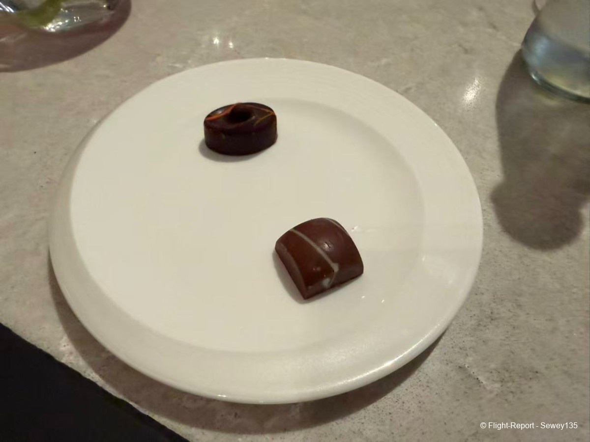 photo 30121772286185_pic