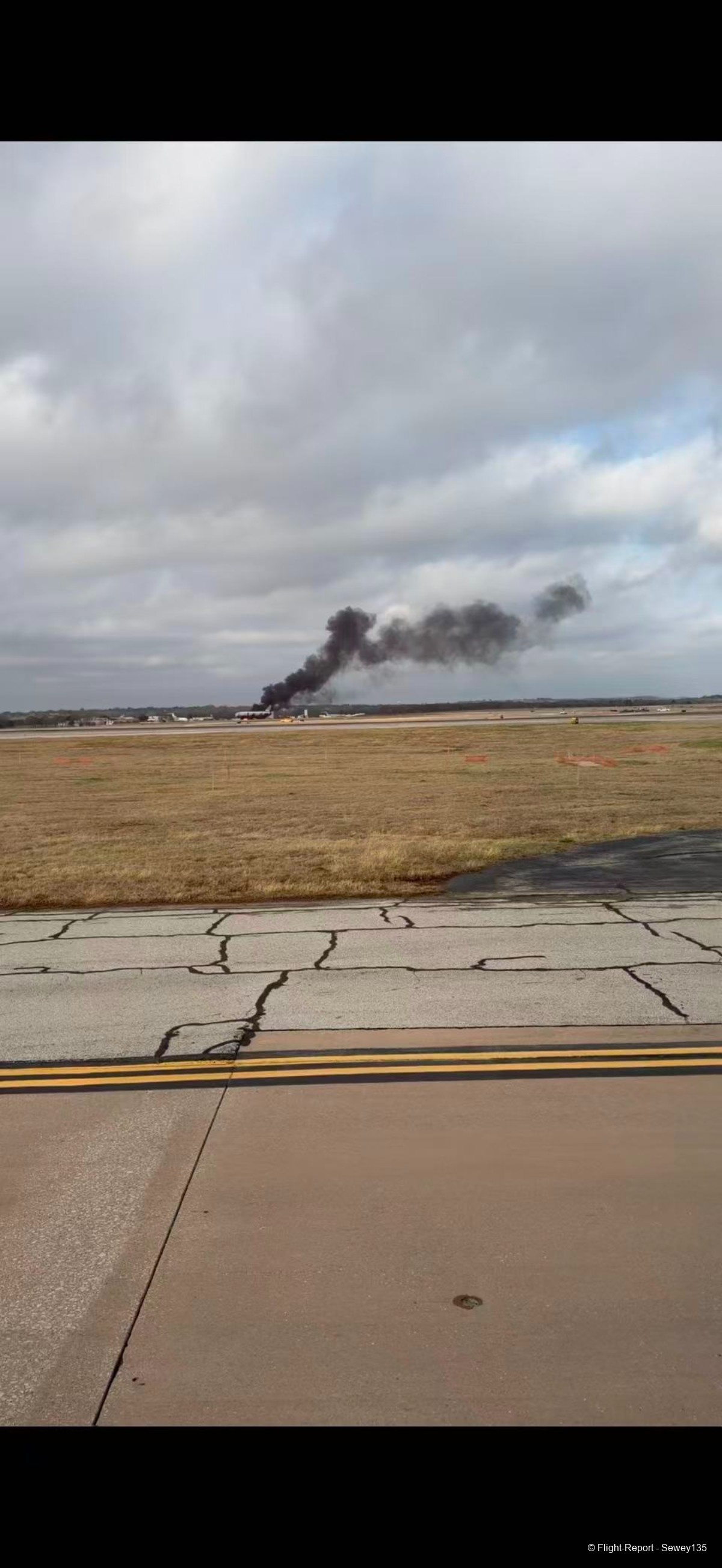 photo 31341773859236_pic