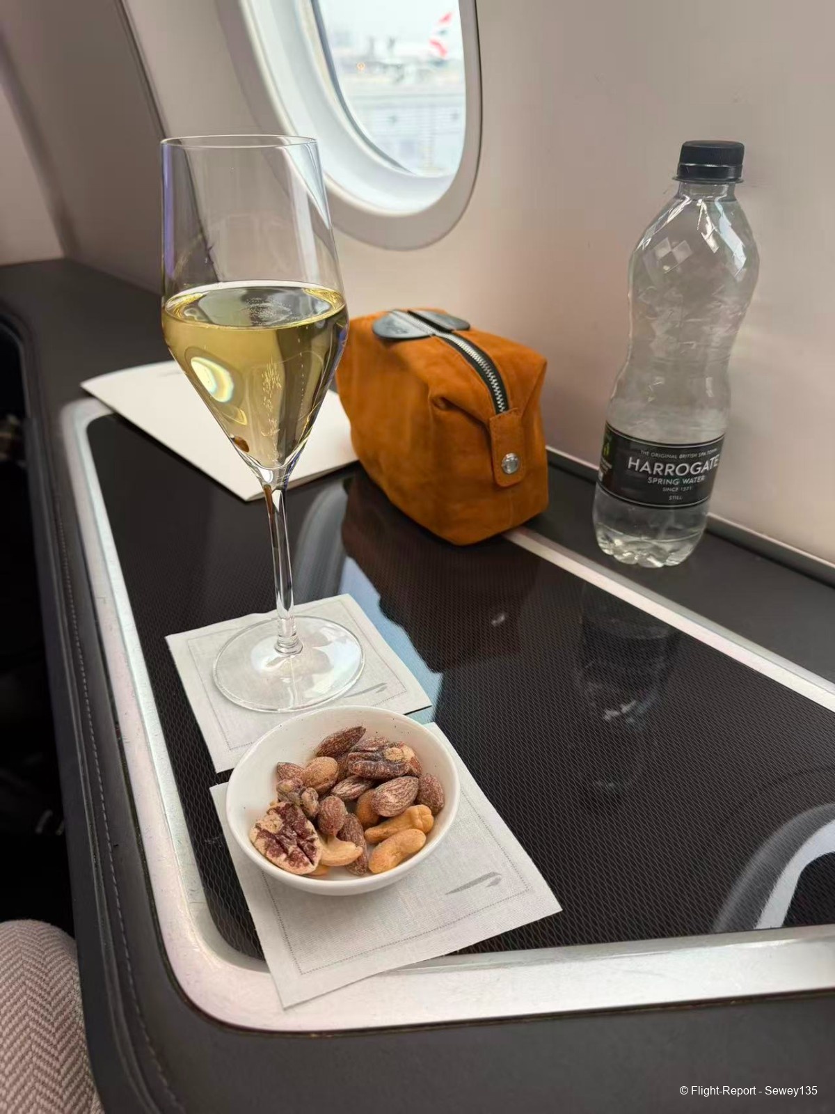 photo 32071774288931_pic