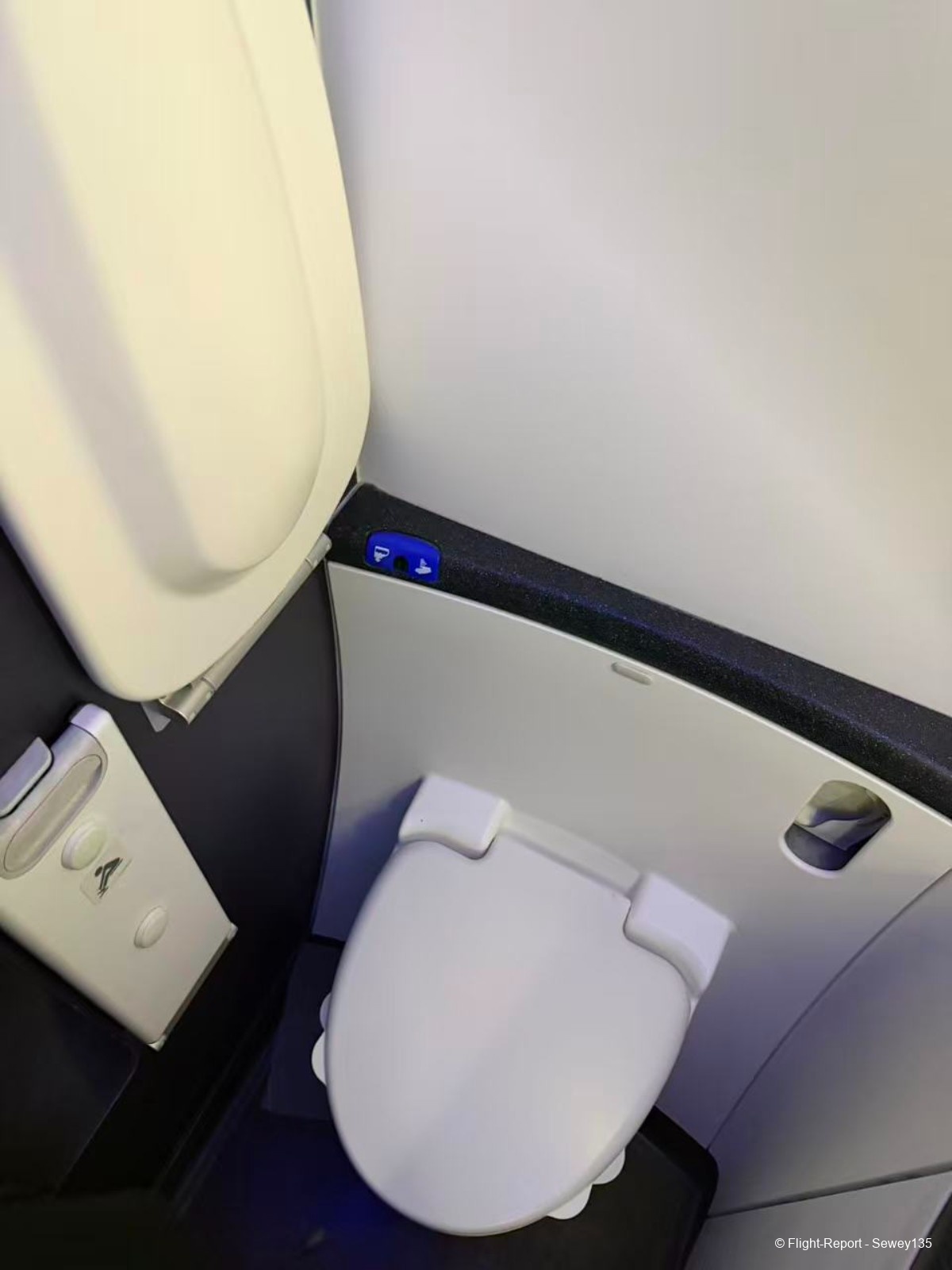 photo 32221774288955_pic