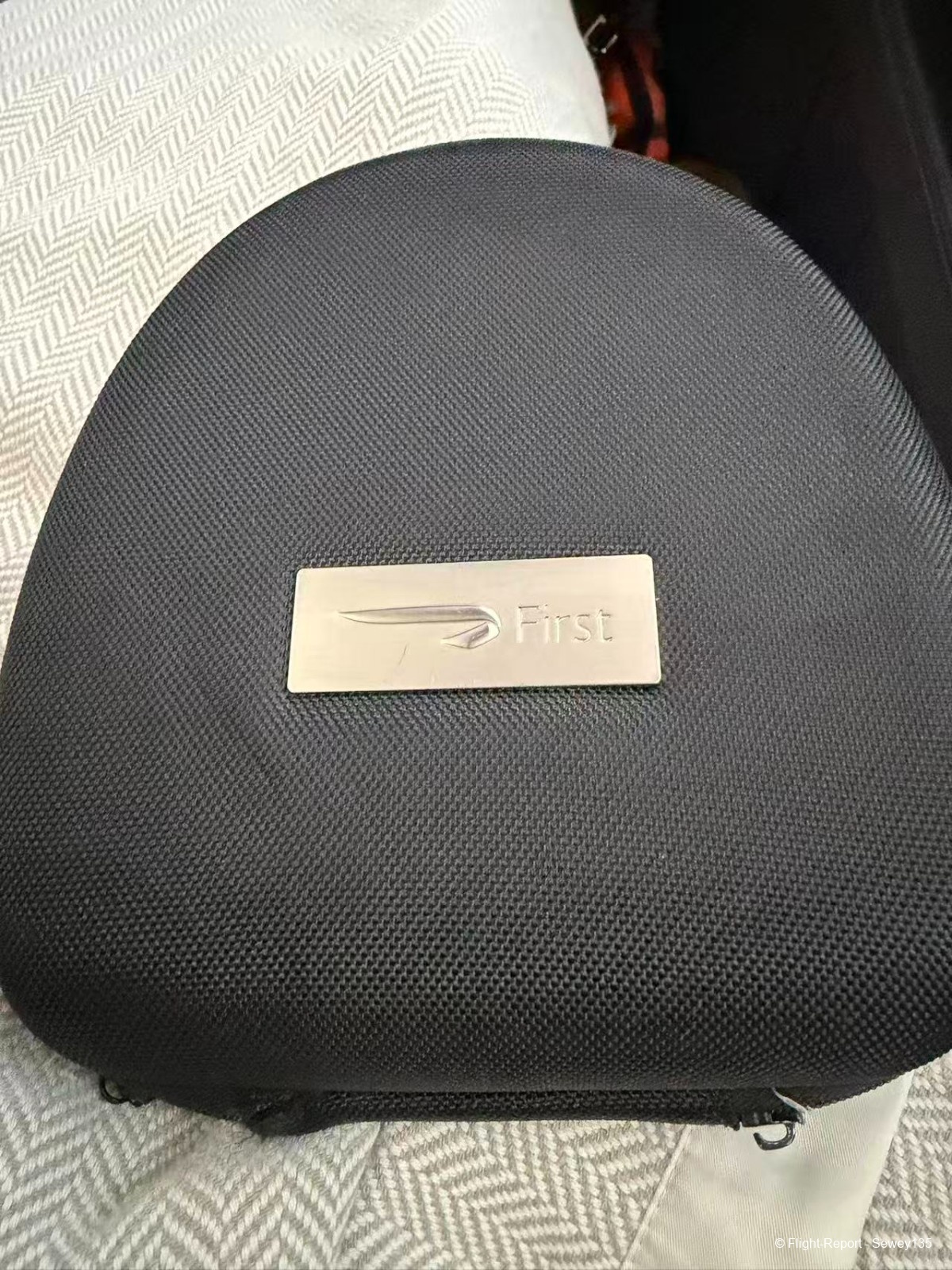 photo 32231774288956_pic