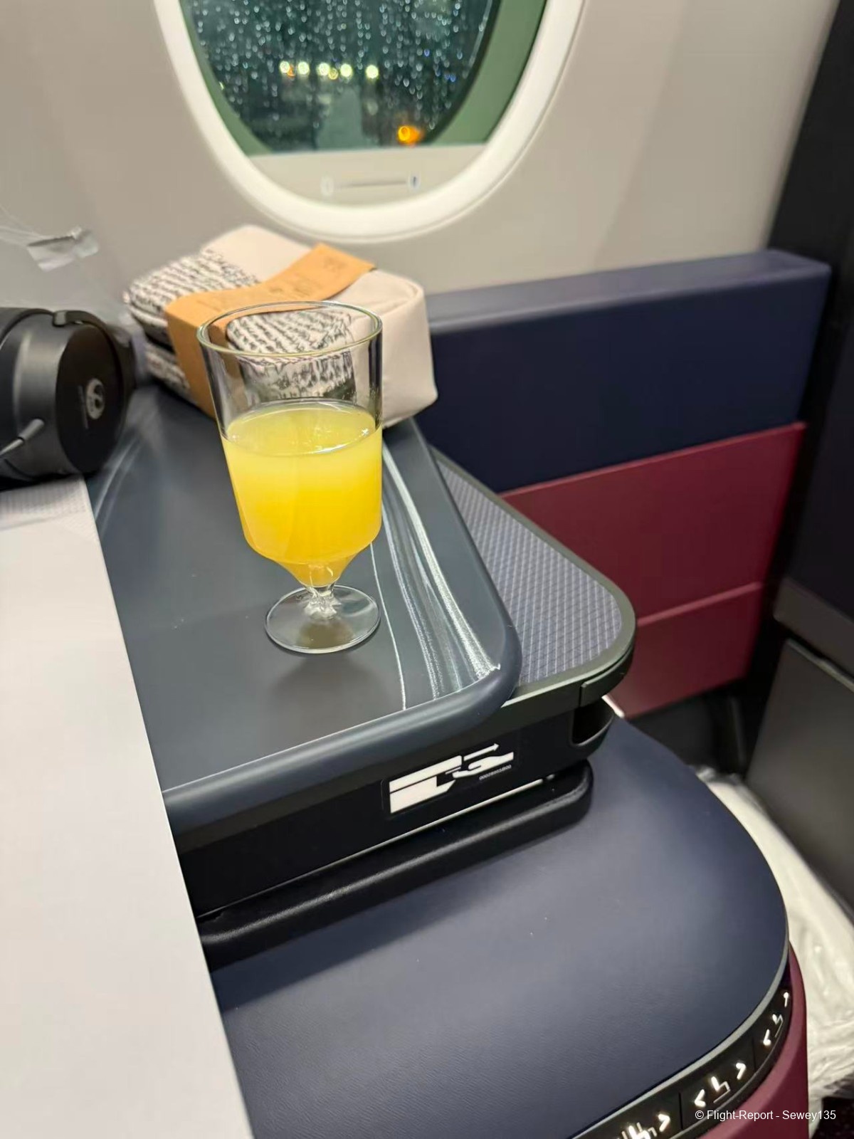 photo 30851772656286_pic