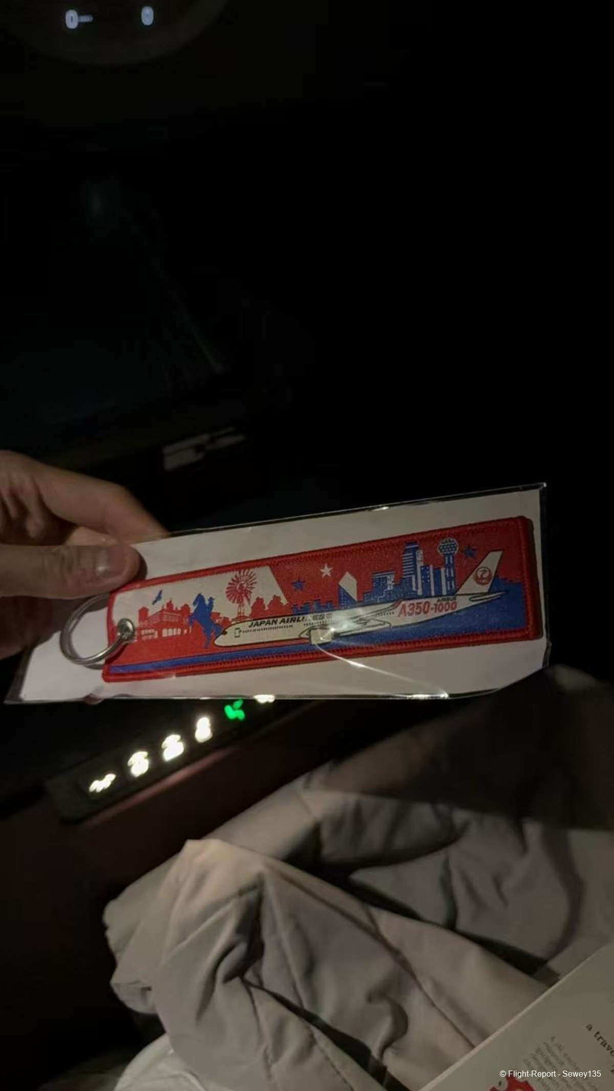 photo 30891772656294_pic