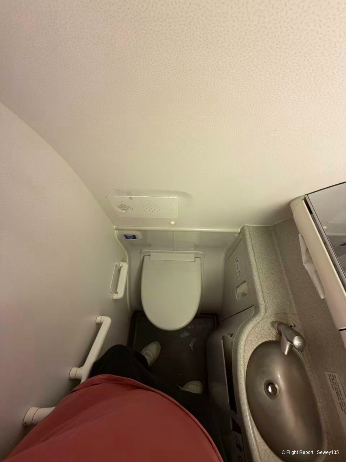 photo 32961774303043_pic