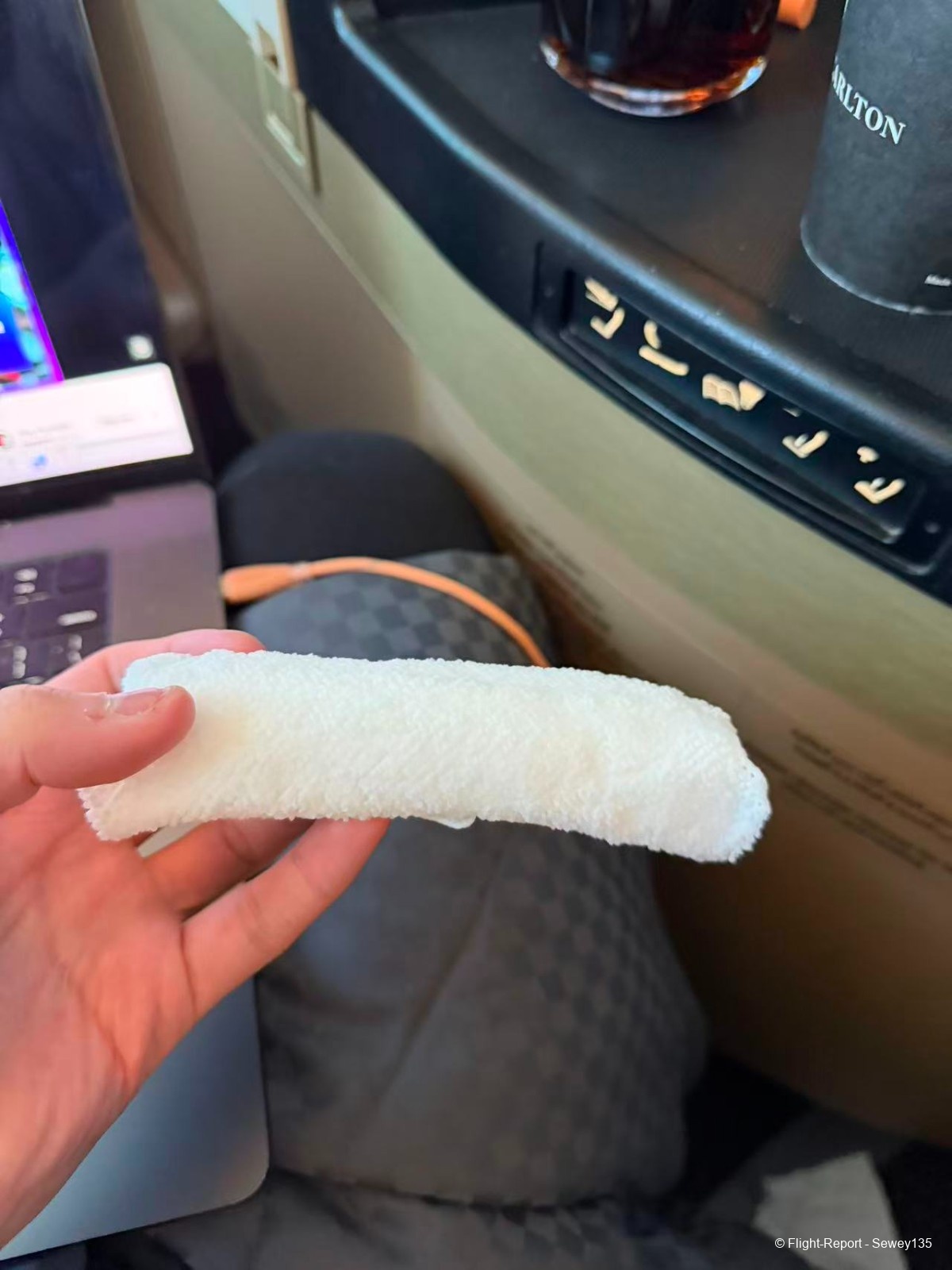 photo 36111776960571_pic