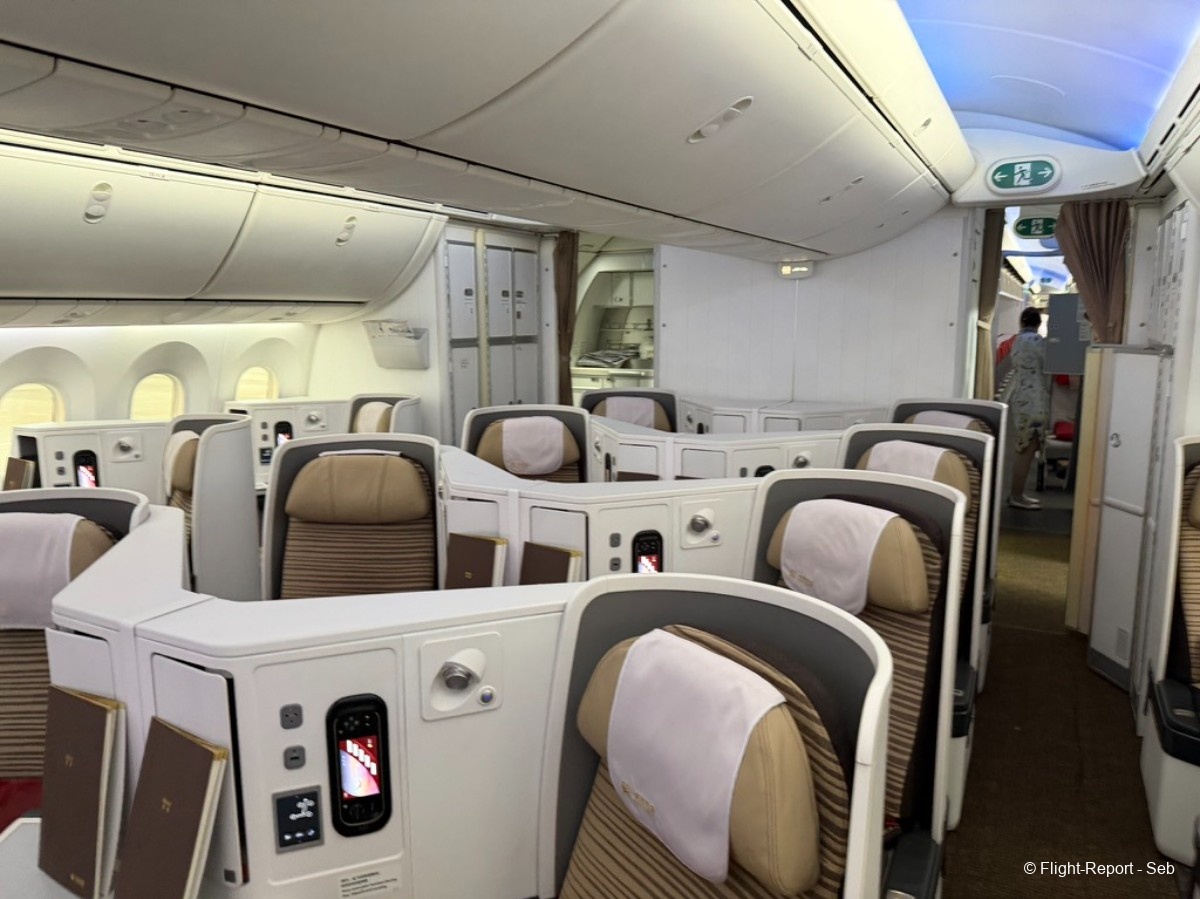 Hainan Airlines Shenzhen → Beijing
