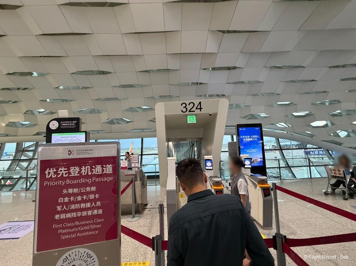 Hainan Airlines Shenzhen → Beijing