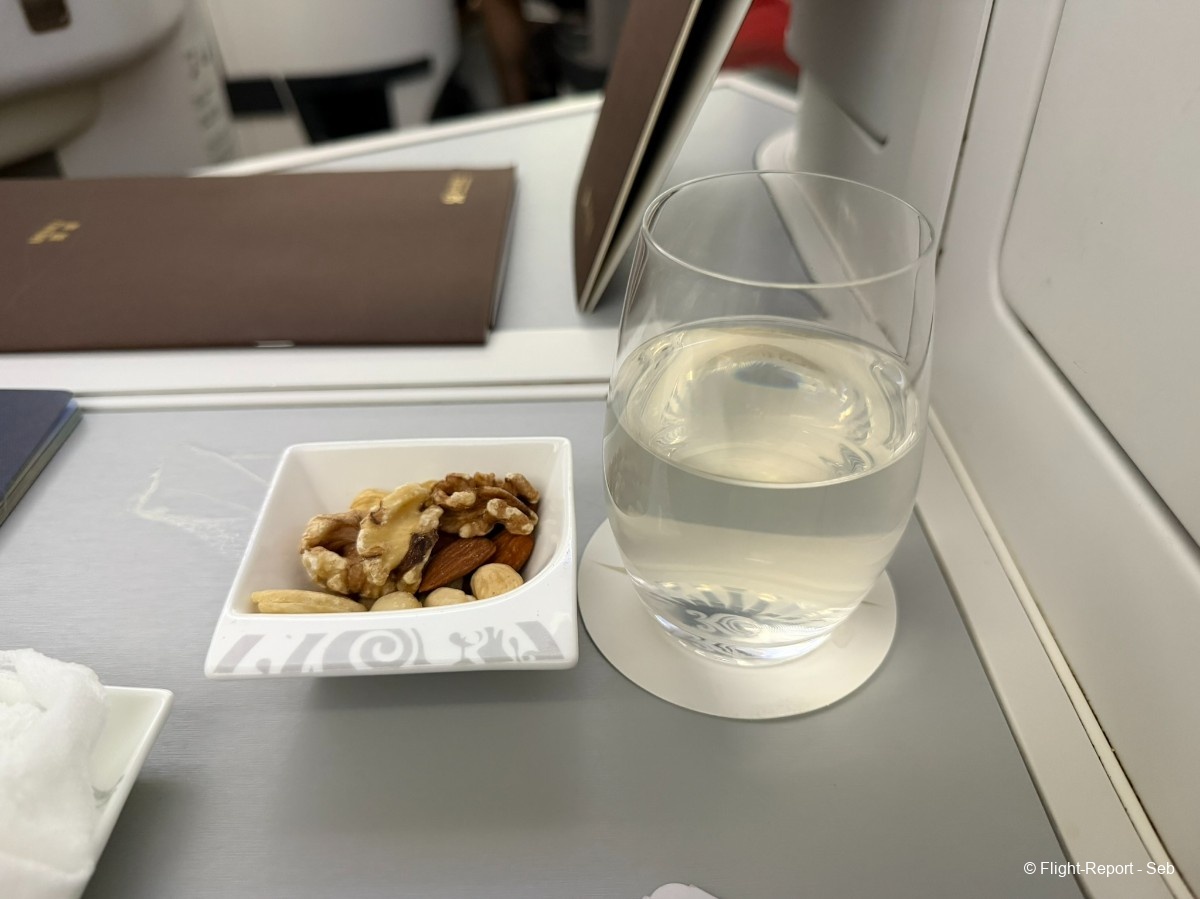 Hainan Airlines Shenzhen → Beijing