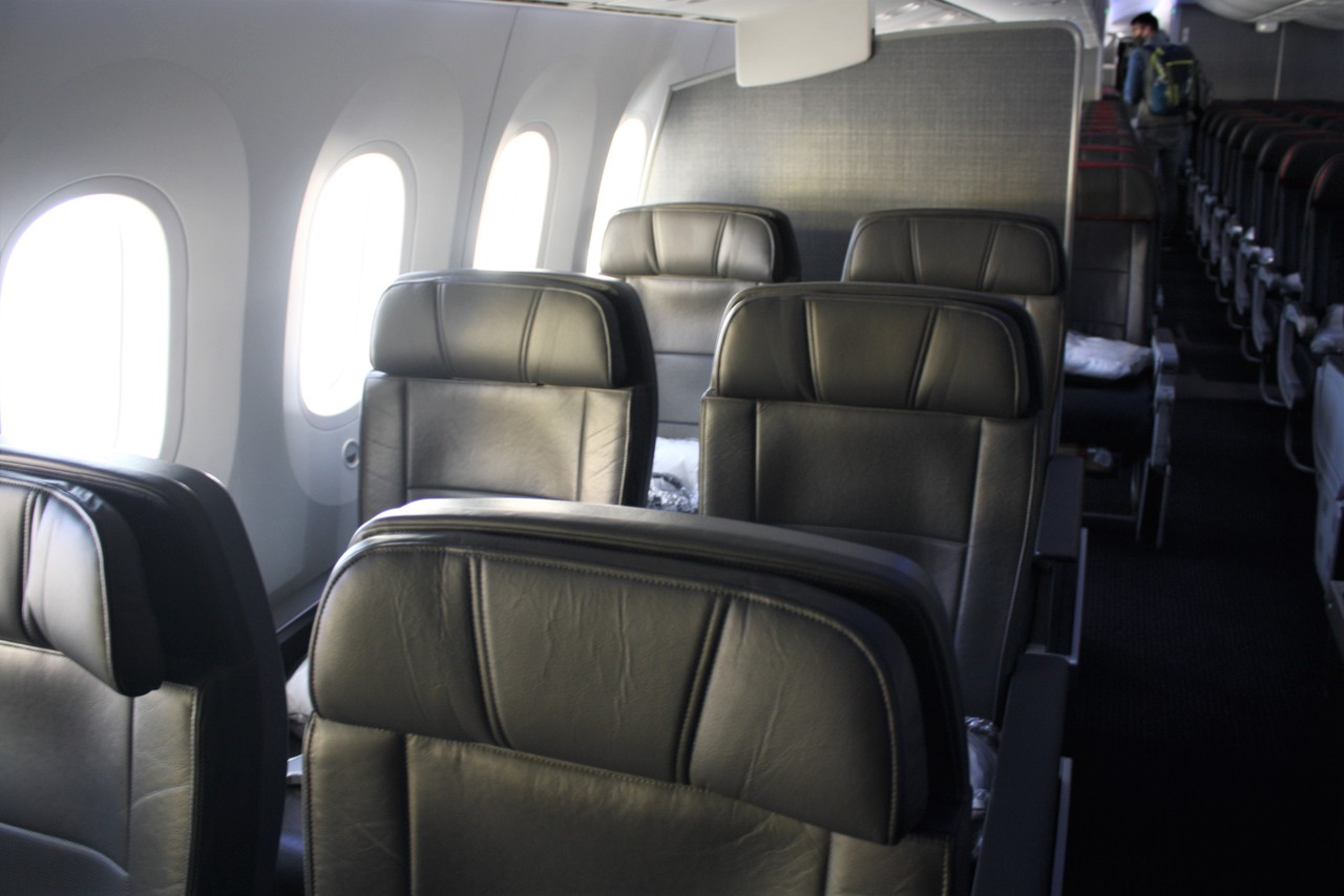 Premium Economy − Travel information − American Airlines