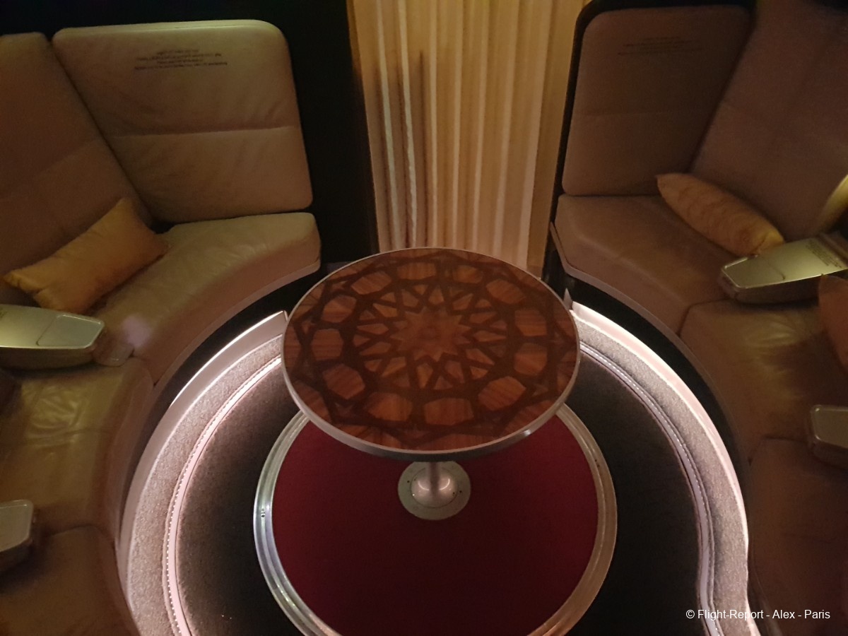 Etihad Airways Abu Dhabi → Paris