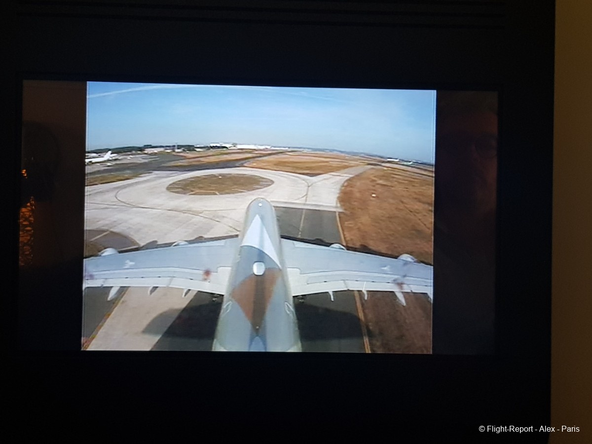Etihad Airways Abu Dhabi → Paris