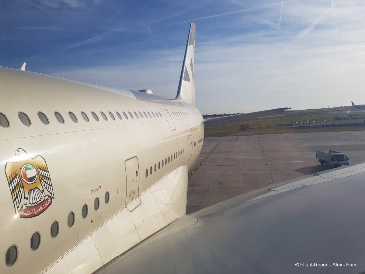 Etihad Airways Abu Dhabi → Paris