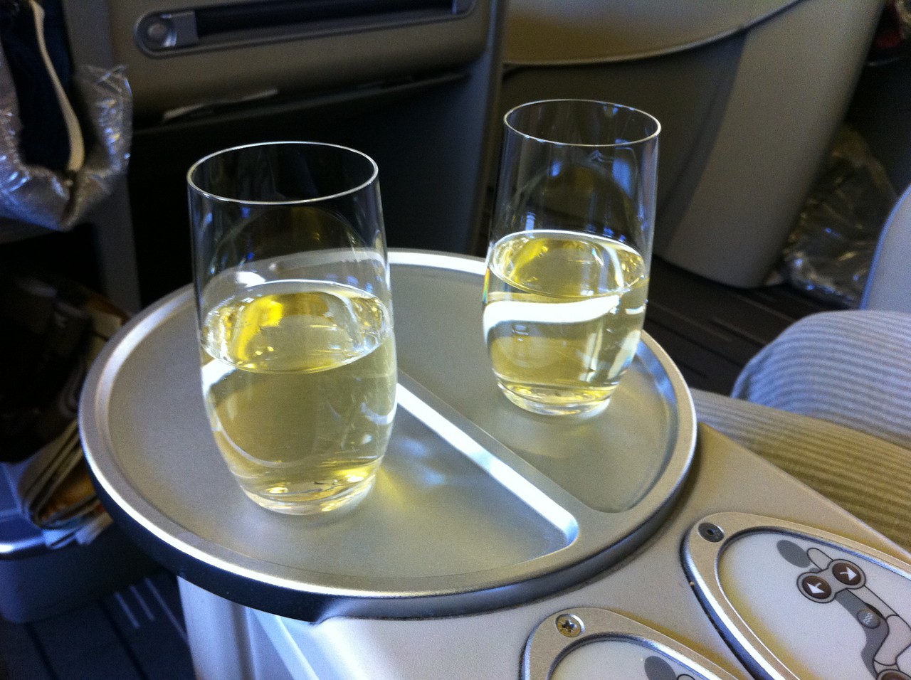 photo 12-fev-business-class-champagne1