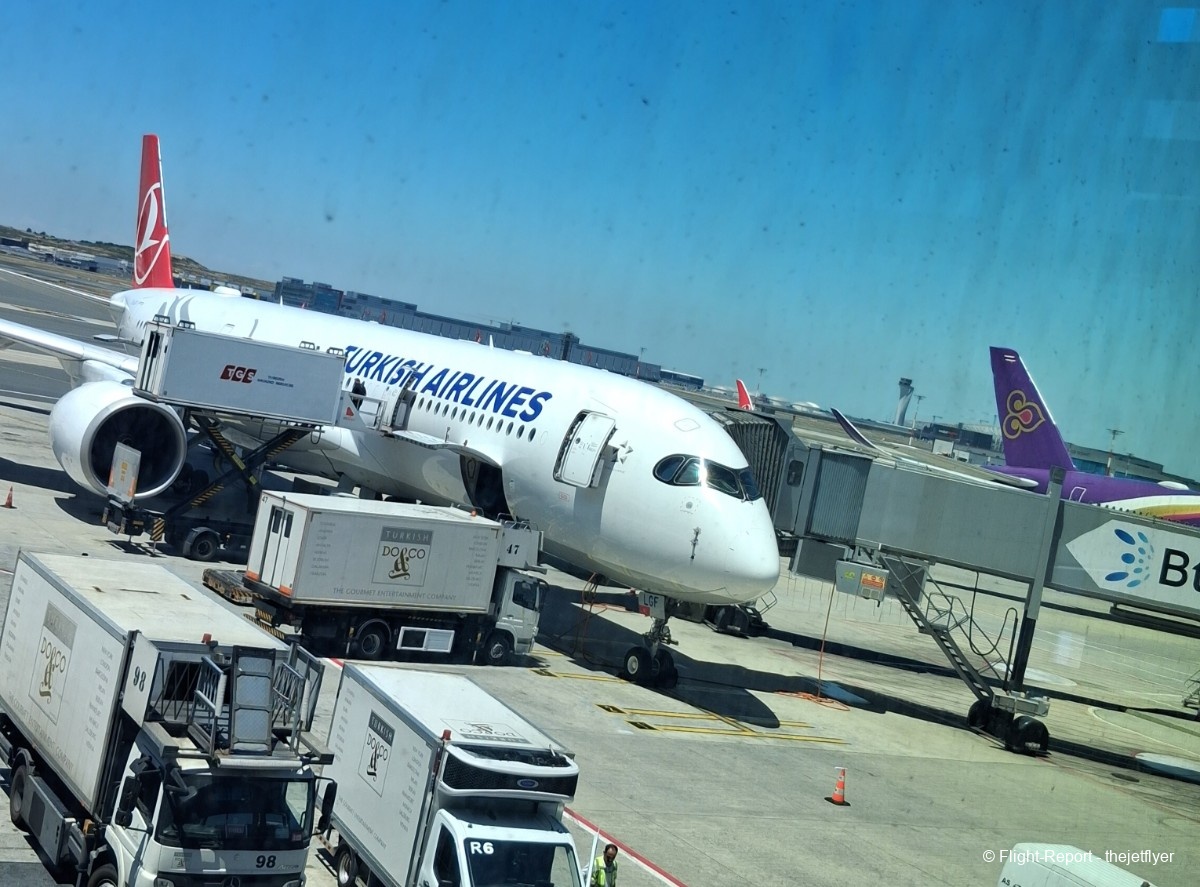 Turkish Airlines Istanbul → Manchester