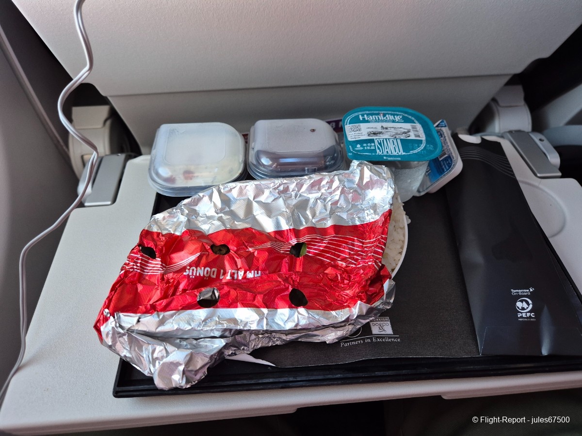 Turkish Airlines Stuttgart → Istanbul