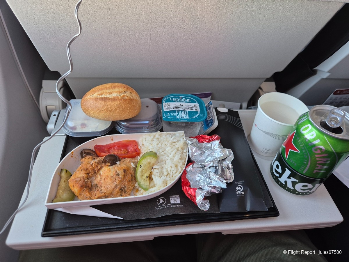 Turkish Airlines Stuttgart → Istanbul