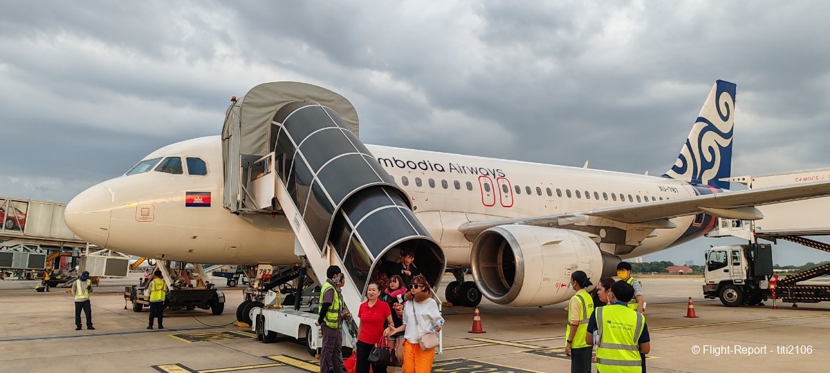 photo 004-cambodia-airways-flight-bangkok-phnom-penh-60