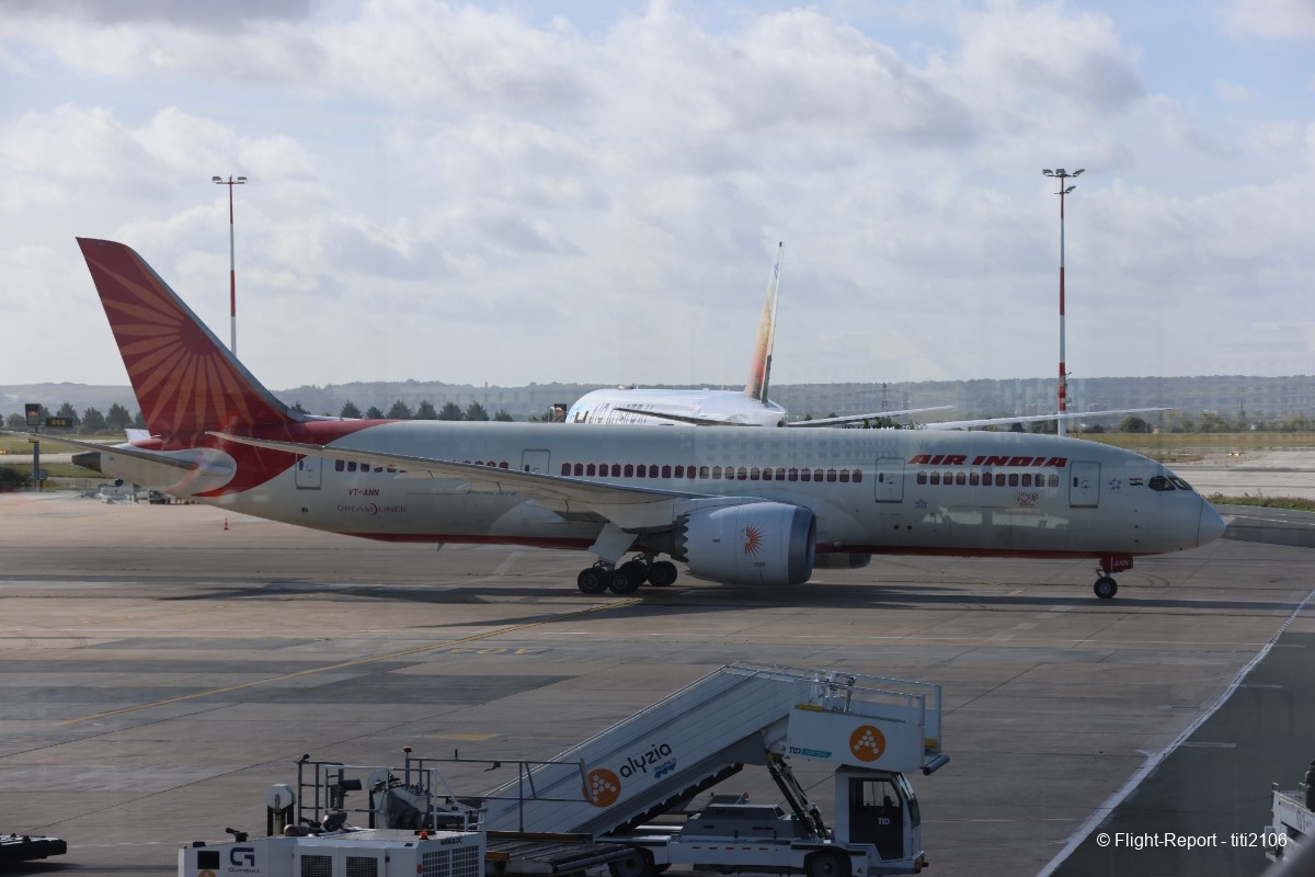 photo 001-air-india-cdg-del-12-09-25-31