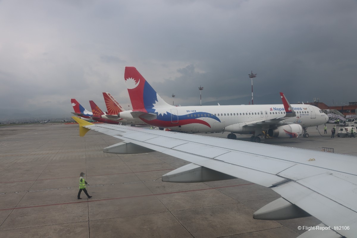 photo 004-bhutan-airlines-delhi-ktm-paro-112