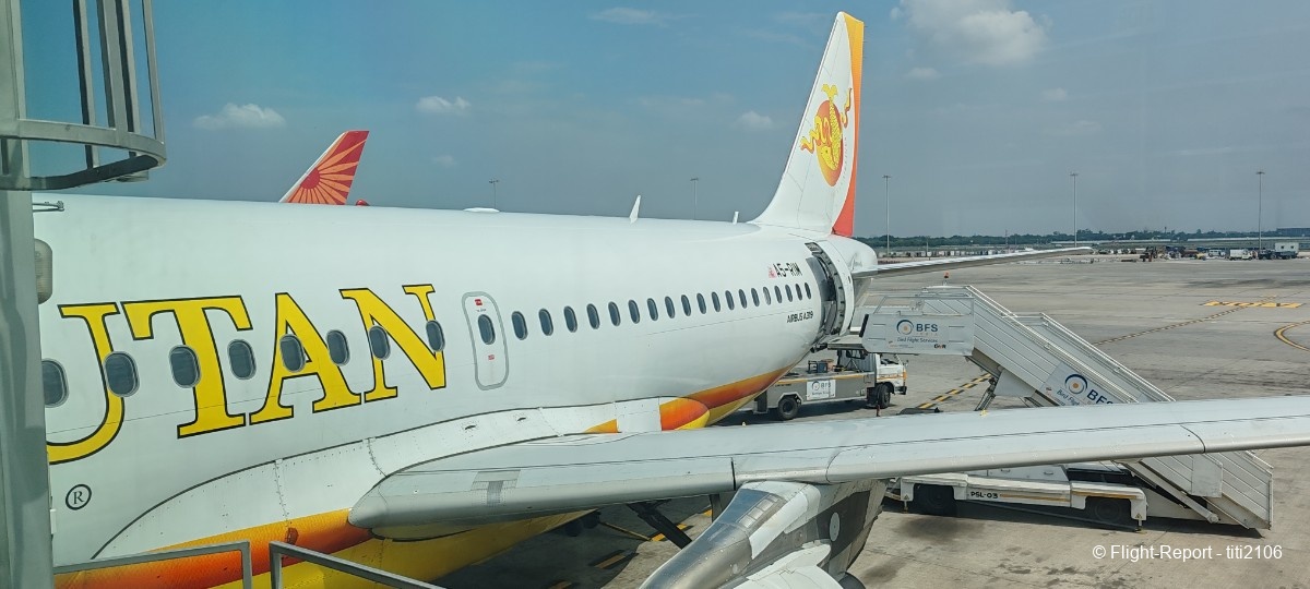 photo 004-bhutan-airlines-delhi-ktm-paro-137