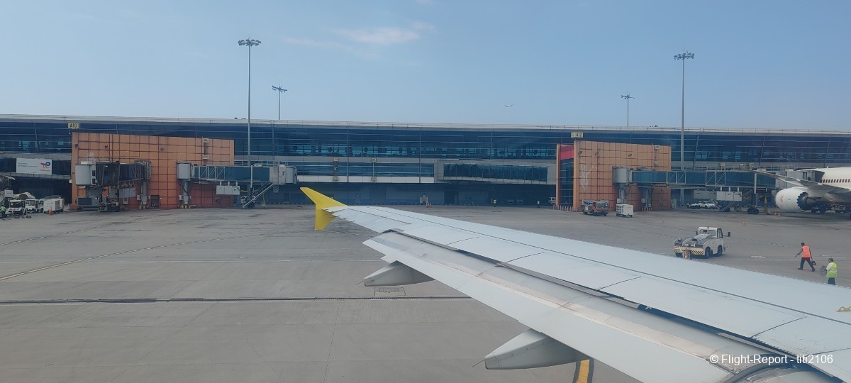 photo 004-bhutan-airlines-delhi-ktm-paro-188