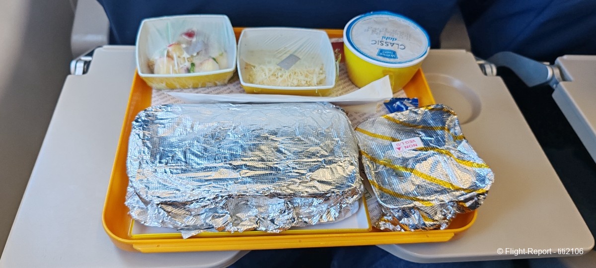 photo 004-bhutan-airlines-delhi-ktm-paro-221