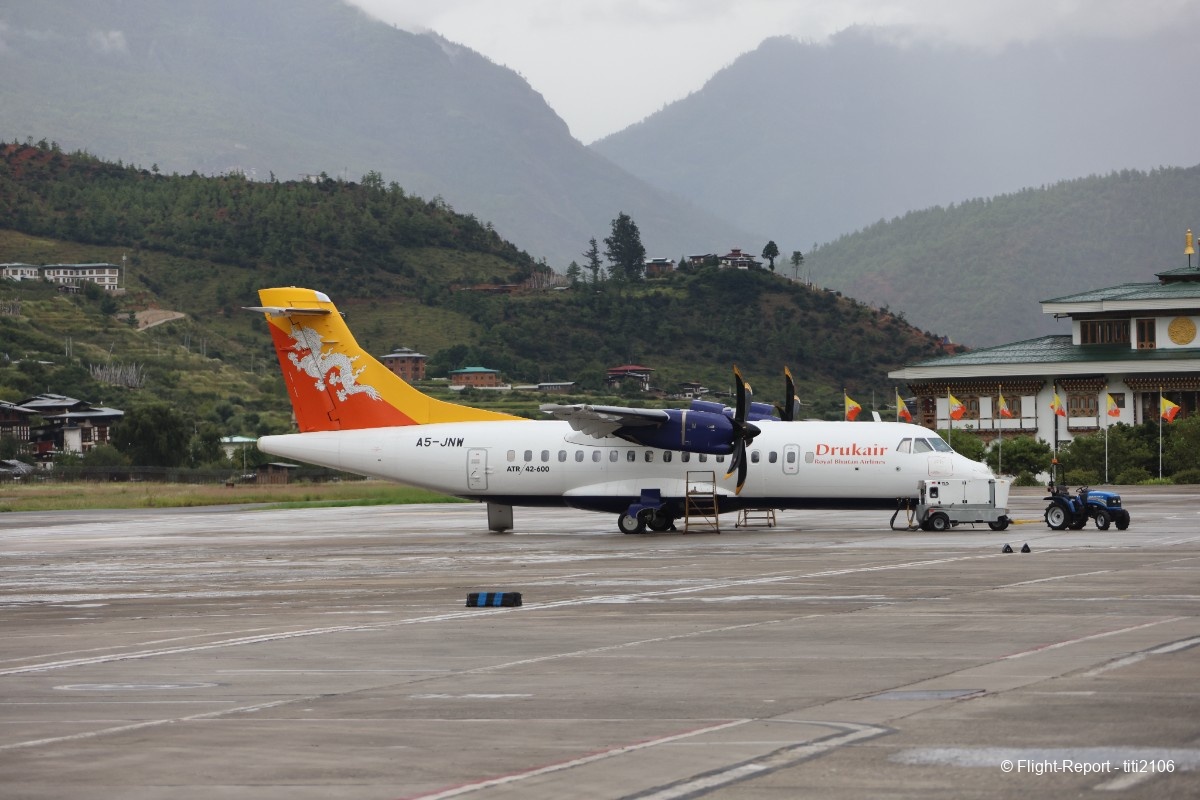 photo 004-bhutan-airlines-delhi-ktm-paro-252