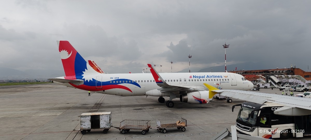 photo 004-bhutan-airlines-delhi-ktm-paro-299