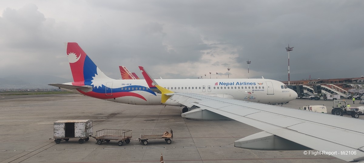 photo 004-bhutan-airlines-delhi-ktm-paro-308